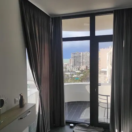 Appartamento Seafront In *