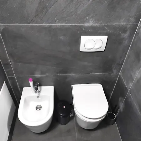 Apartment Seafront In Durres
